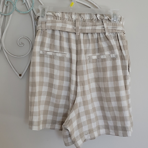 Fall Colors Tan Plaid Tie Front Shorts - Picture 4 of 4